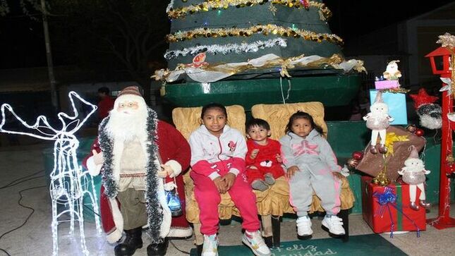  Vichayal Ilumina la Navidad con Espíritu Festivo