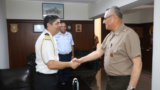 Delegación militar chilena visita al jefe del Comando Conjunto de las Fuerzas Armadas 