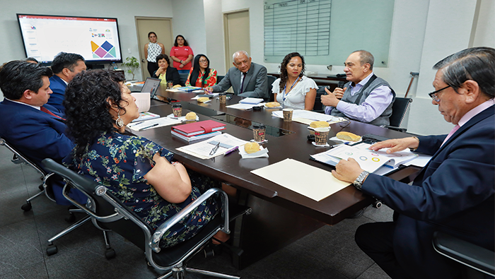 CNE se reúne con el gobernador regional del Callao