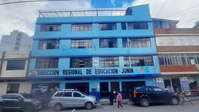  La Contraloría General determinó responsabilidad penal en 27 funcionarios y servidores públicos de la Dirección Regional de Educación Junín (DREJ) y de la Unidad de Gestión Educativa Local (UGEL) Tarma por el pago de bonificaciones a trabajadores del régimen laboral 276 durante los años 2019 y 2020.