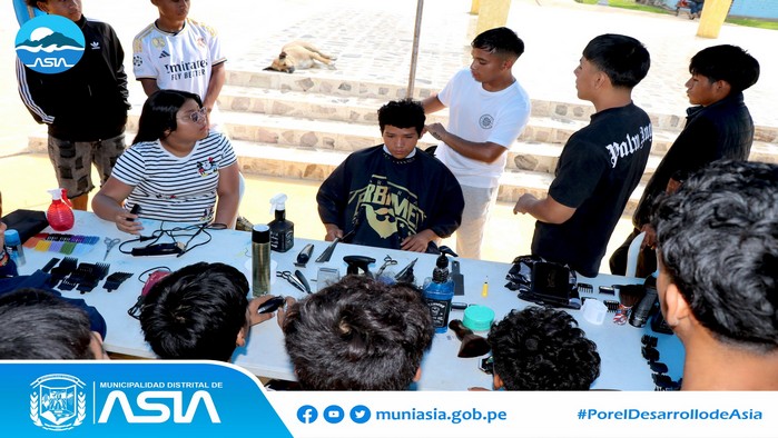 Con éxito se realizo las clases de Barberia