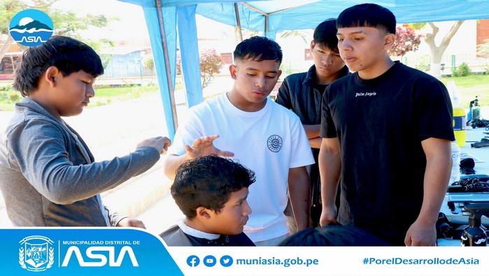 Con éxito se realizo las clases de Barberia