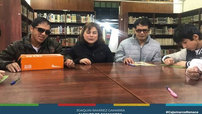 🎊Este taller está diseñado para ayudar a las personas a aprender y dominar el sistema de lectura y escritura braille, un sistema esencial que abre un mundo de conocimiento para las personas ciegas.
✍️A lo largo de este taller, exploraremos el alfabeto braille, los signos de puntuación, los números, la grafía científica, los símbolos matemáticos y mucho más. Nuestro objetivo es hacer que el braille sea accesible y fácil de aprender para todos.
