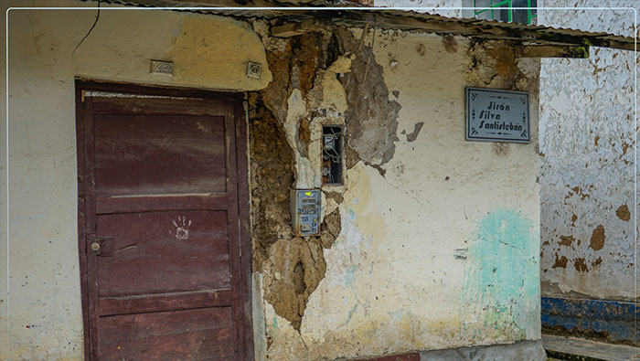 verifican casa con daΓ±os graves