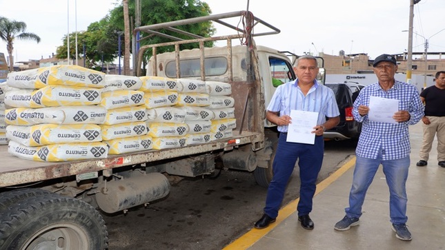 Se entregó un total de 50 bolsas de cemento.