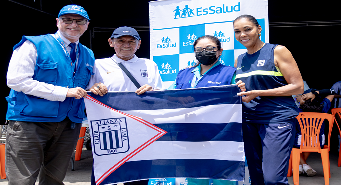 EsSalud vacunó a más de 300 niños, adolescentes y adultos en Estadio de Alianza Lima