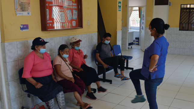 Centro de Salud Jorge Chávez empodera a adultos mayores con enfoque holístico