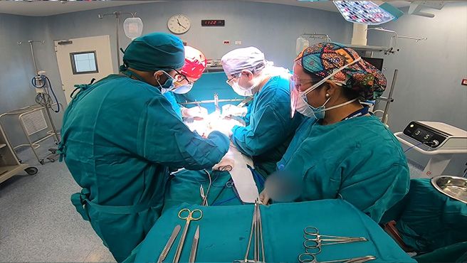 Exitosa cirugía en IREN Centro salva vida de paciente con cáncer de estómago