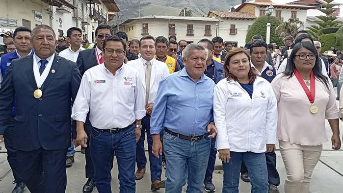 Acto protocolar de la primera piedra de la construcción del nuevo hospital Leoncio Prado.