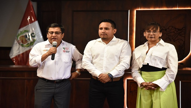 Minsa participó en entrega de sillas de ruedas a usuarios de la Omaped de Villa María del Triunfo