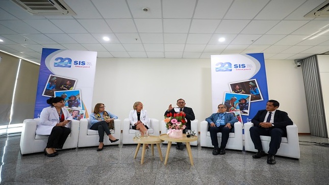 Presidenta de EsSalud pide trabajar juntos para fortalecer atención de pacientes
