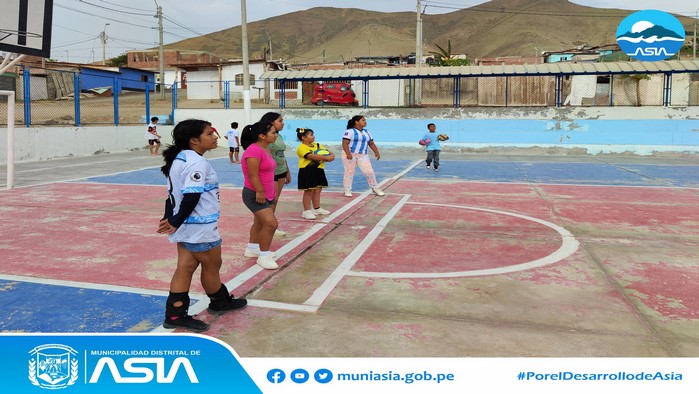 Con éxito realizan las clases del taller de vóley