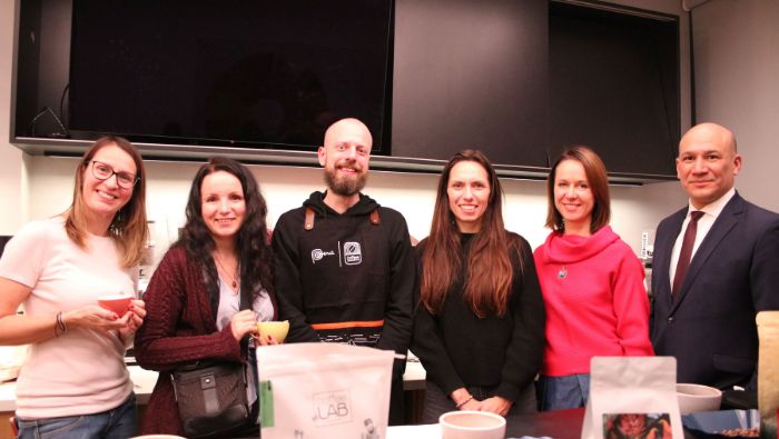 Embajada del Perú en Polonia promueve el café peruano con una cata en Varsovia