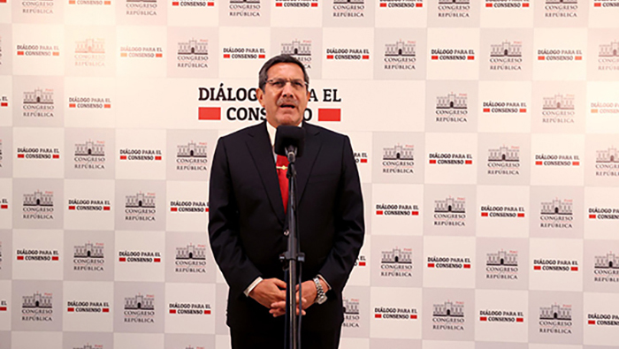Ministro de Defensa reitera en el Congreso que no hay evidencia de que armamento usado en Ecuador sea de FF.AA. del Perú