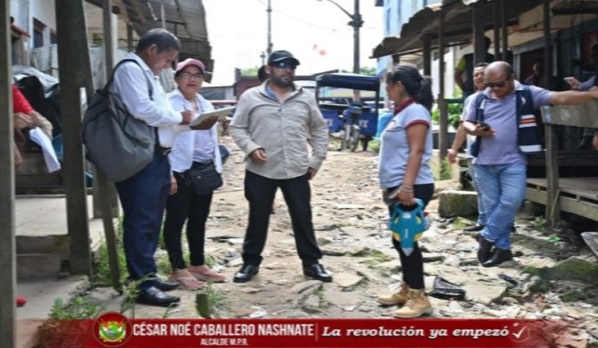 Imágenes de la Inspección de calles que sufren inundación por los Regidores de la Municipalidad Provincial de Requena.