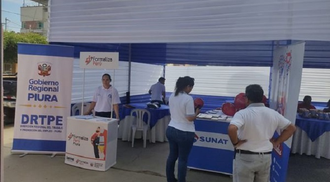 Centro Integrado Formaliza Perú participo en su Segundo Dia en la Feria "EMPRENDE RECICLANDO - MANCORA 2024"