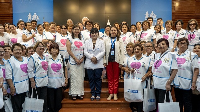 Presidenta de EsSalud anuncia crecimiento del servicio de voluntariado como brazo firme de acompañamiento a los pacientes