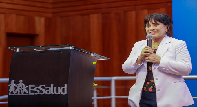 Presidenta de EsSalud anuncia crecimiento del servicio de voluntariado como brazo firme de acompañamiento a los pacientes
