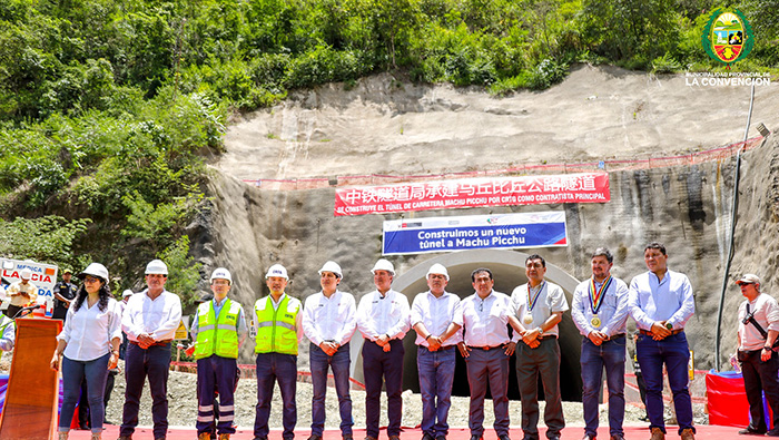 Construcción del túnel para una nueva ruta a Machu Picchu