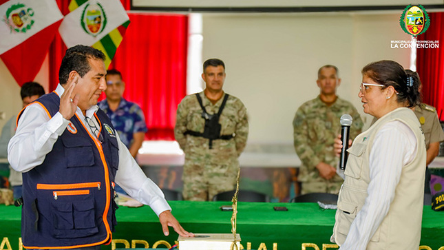 Juramentación de integrantes de la plataforma provincial de defensa civil en La Convención 