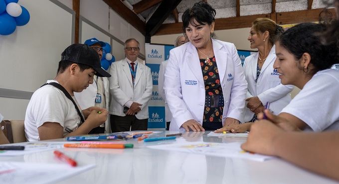 Presidenta de EsSalud inauguró talleres de verano para empoderamiento de niños, niñas y adolescentes