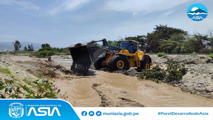 Supervisor de ribero del rio chico y rio grande tras aumento del caudal 