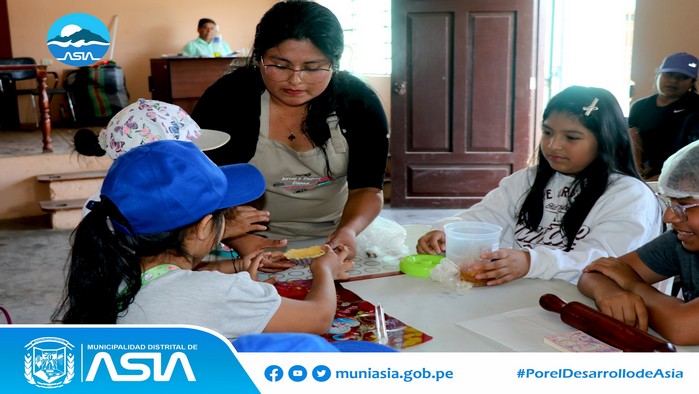 Continua el taller de repostería 