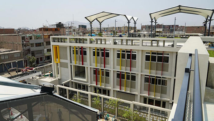 Director de Escuelas Bicentenario, Alvaro Estrada Briceño, en recorrido junto a autoridades de Minedu por la nueva infraestructura educativa en El Agustino