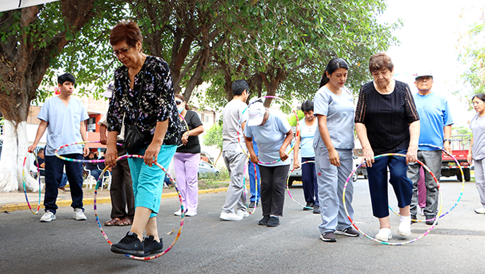 FOTO 4 Más de 5 mil personas recibieron la vacuna monovalente contra la COVID-19 en la Diris Lima Centro