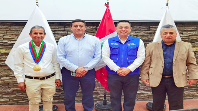El alcalde Abog. Juan Castañeda participó de la juramentación del Concejo de Recursos Hídricos.