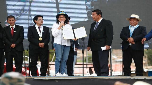 Jauja: Ministra de Cultura entregó resolución que declara como Patrimonio Cultural de la Nación a la obra del “Zorzal jaujino”