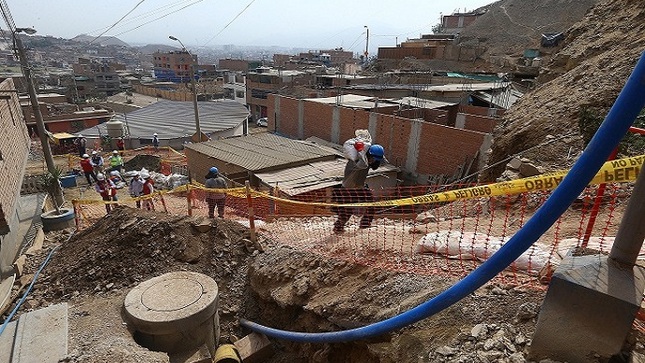 Ministerio de Vivienda ejecuta obra de agua y alcantarillado que beneficiará a más de 2300 vecinos de zonas altas de Puente Piedra