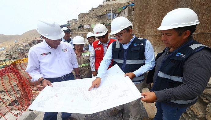 Ministerio de Vivienda ejecuta obra de agua y alcantarillado que beneficiará a más de 2300 vecinos de zonas altas de Puente Piedra