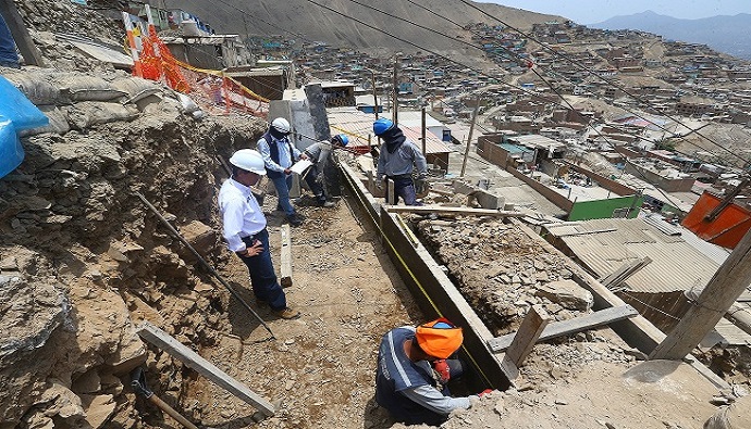 Ministerio de Vivienda ejecuta obra de agua y alcantarillado que beneficiará a más de 2300 vecinos de zonas altas de Puente Piedra