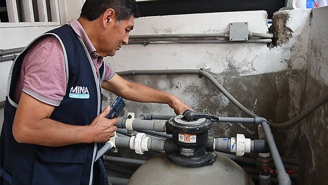 Minsa detectó 27 piscinas no saludables en 7 distritos de Lima sur