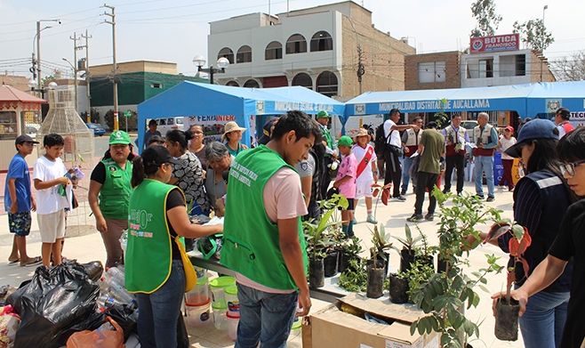 Vecinos participaron en la Primera Feria Interactiva Ambiental en Aucallama.