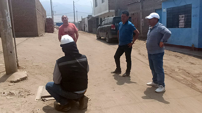 Supervisando los trabajos en el CP San Juan de Dios.