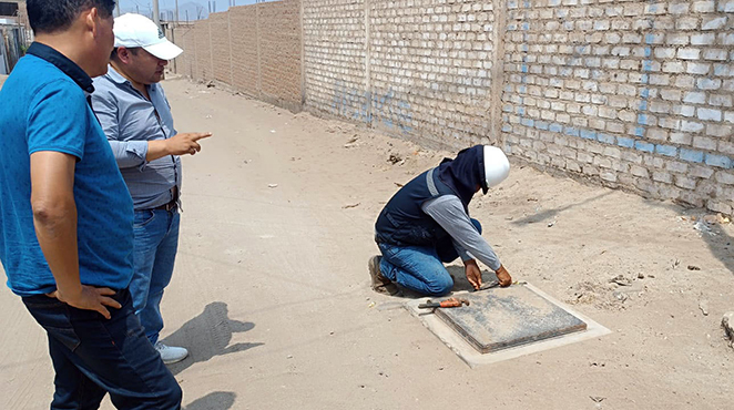 Supervisando los trabajos en el CP San Juan de Dios.