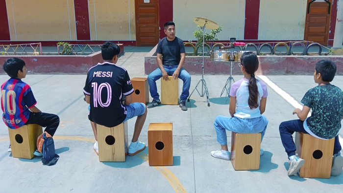 Taller de timbal y cajón peruano en San Jacinto