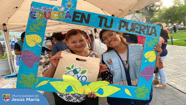 En marco al Día de la Educación Ambiental, se realizó nuestra campaña "Ruta de Reciclaje".♻️ En la actividad los vecinos asistentes recibieron charlas sobre la forma correcta de reciclar, el respeto a la biodiversidad y el cuidado al medio ambiente. 🌎🍃
Además llevaron a casa lindas plantitas decorativas. 🪴
