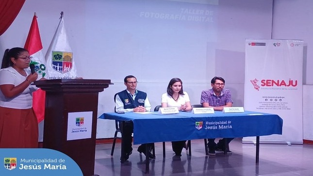 Con gran acogida se llevó a cabo el Taller Gratuito de Fotografía Digital 📸 en el Centro Cultural de Jesús María. Agradecemos a los jóvenes asistentes que con mucho entusiasmo, participaron de esta convocatoria. 🙌
Seguiremos anunciando más alternativas con la Secretaría Nacional de la Juventud del Perú para potenciar tus habilidades. 💪 ¡Permanezcan atentos! 👀