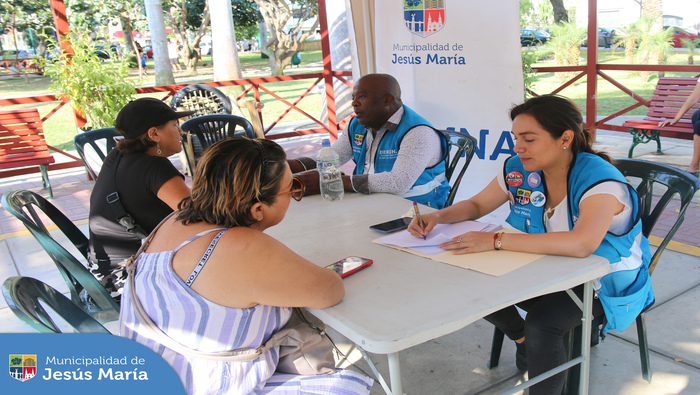 La DEMUNA de Jesús María organizó una tarde de diversión y juegos lúdicos 🧩 en el Parque Habich. 🌳
En la actividad también se brindó asesoría legal y psicológica en temas relacionados con la familia, adolescencia y niñez. 👨🏻👩🏻👧🏻👦🏻
Para más información de las actividades desarrolladas por la #DEMUNA de Jesús María comunícate al 📞 6141212 anexo 3012.