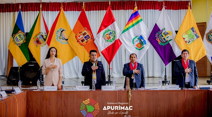onsejero Carlos Oscco Quispe juramentó como nuevo presidente del Consejo Regional de Apurímac 4