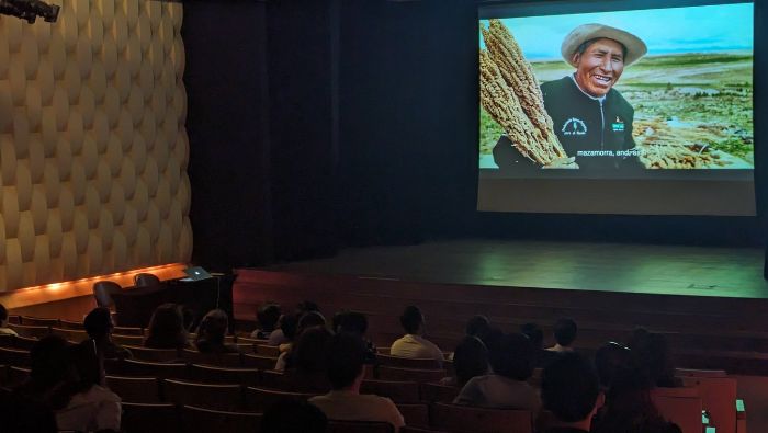 La Embajada del Perú en Singapur destaca la biodiversidad del país con el estreno del documental "Hatun Phaqcha: Tierra Sana"