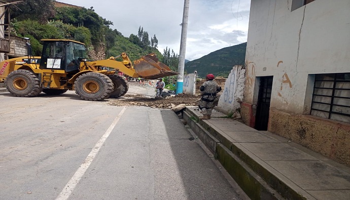 Sector Vivienda envía equipos técnicos y maquinaria a zonas afectadas por las lluvias en el sur del país