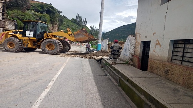 Sector Vivienda envía equipos técnicos y maquinaria a zonas afectadas por las lluvias en el sur del país