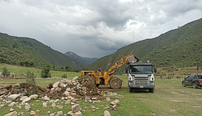 Sector Vivienda envía equipos técnicos y maquinaria a zonas afectadas por las lluvias en el sur del país