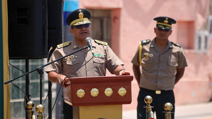 Estamos fortaleciendo la investigaci贸n criminal para combatir delitos contra la vida en la Regi贸n Policial Callao. Con 50 nuevos efectivos en la secci贸n de homicidios, nos enfocamos en la identificaci贸n y captura de responsables, asegurando su procesamiento judicial. Tambi茅n, reforzamos la Brigada Policial Motorizada con 50 motocicletas para garantizar el cumplimiento de leyes y proteger la integridad de nuestra comunidad. 隆Un verano seguro se acerca con el servicio policial "Verano 2024" en la zona de acci贸n de las playas del Callao, La Punta y Ventanilla!, gracias a la gesti贸n de nuestro alcalde 饾悏饾悺饾惃饾惎饾悽饾惂饾惉饾惃饾惂 饾悤饾悮饾惉饾惇饾惍饾悶饾惓, donde trabajaremos en colaboraci贸n con el Serenazgo de distintas Municipalidades para garantizar un verano tranquilo y disfrutable para todos.
