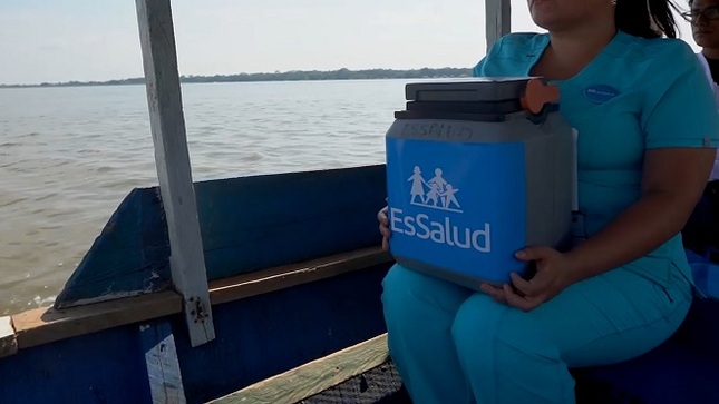 Brigadas de EsSalud Loreto viajan a más de 530 kilómetros vía fluvial para llevar atención médica a la comunidad San Lorenzo