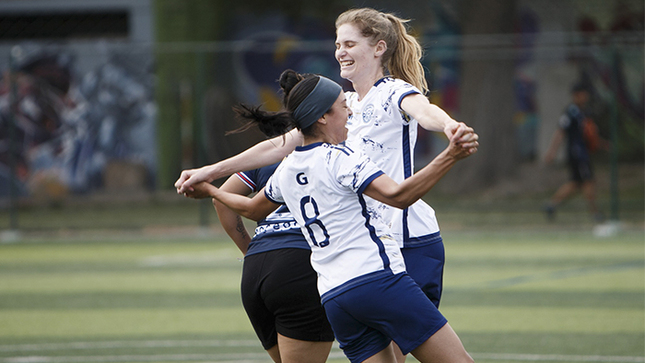 La Copa Girl Power 2024 arrancó con electrizantes cotejos.